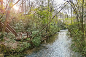 Hemlock Hideaway on the Creek - Nearby creek cozy hot tub and much more